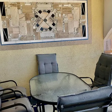 Apartmán Latina With 6 And A Shared Pool Vir
