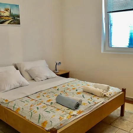 Apartmán Latina With 6 And A Shared Pool Vir