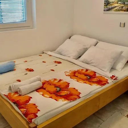 Apartmán Latina With 6 And A Shared Pool