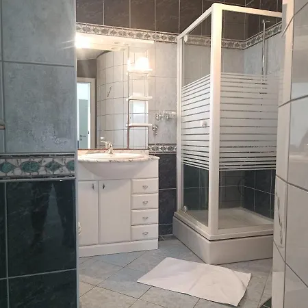 Apartmán Latina With 6 And A Shared Pool Vir