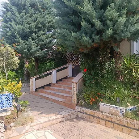 Apartmán Latina With 6 And A Shared Pool Vir