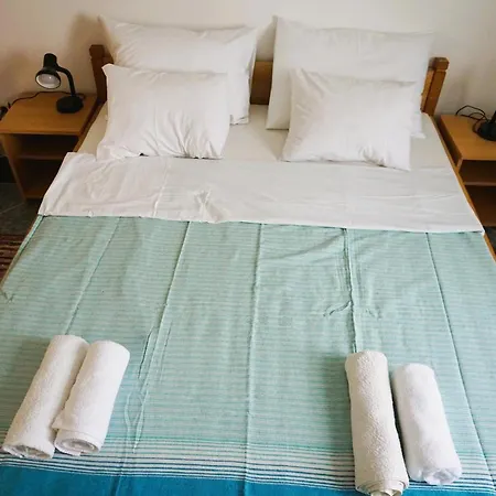 Apartmán Latina With 6 And A Shared Pool Vir