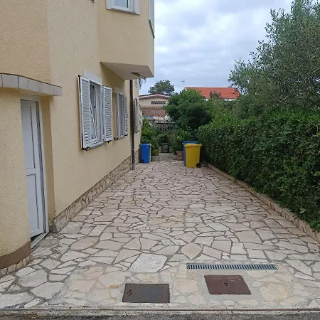 Apartmán Latina With 6 And A Shared Pool