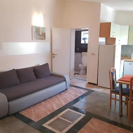 Apartmán Latina With 6 And A Shared Pool Vir