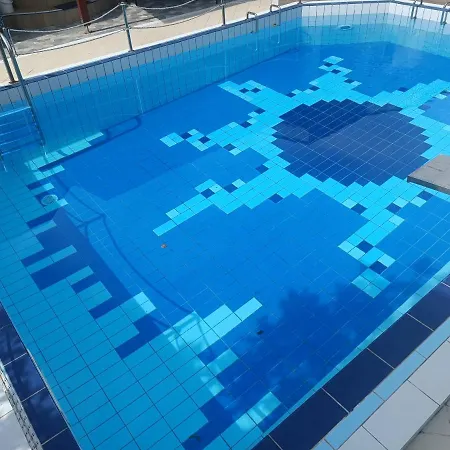 Apartment Latina With 6 And A Shared Pool *